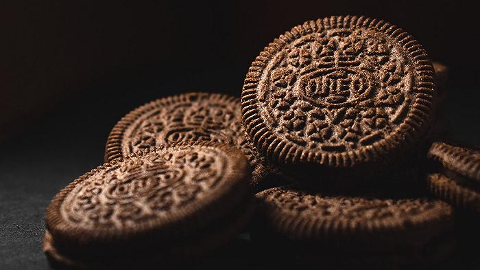 Biscotti e snack troppo simili agli originali: catena di supermercati portata in tribunale