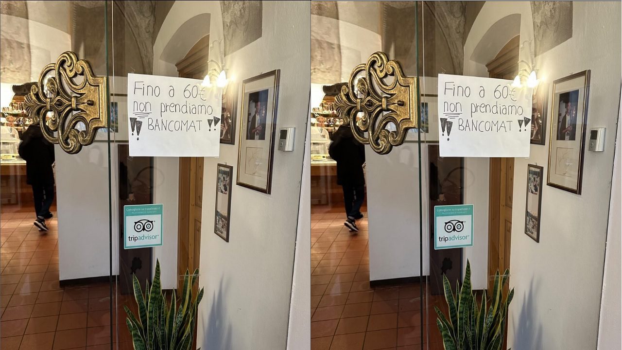 Pasticceria di Bressanone: “Niente bancomat sotto i 60 euro”, lo scatto diventa virale