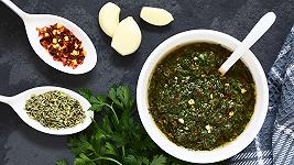 Chimichurri, la ricetta della salsa argentina per le carni e il pesce alla griglia