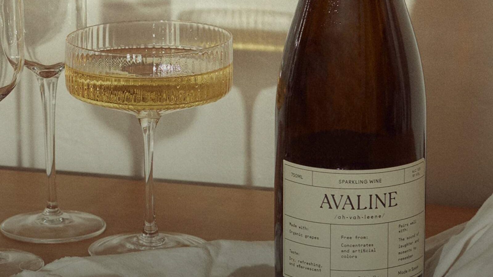 Una bottiglia di Avaline