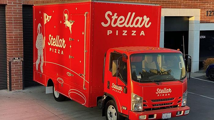 Pizza: ingegnere della SpaceX lascia Elon Musk per i pizza robot, “voglio risolvere i problemi sulla Terra, non su Marte”