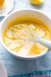 aggiunta del burro al lemon curd