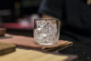 bicchiere con il ghiaccio