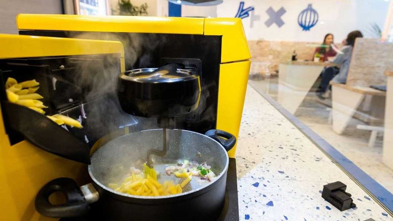Croazia: a Zagabria si trova il primo ristorante con cuochi robot