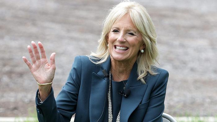 Jill Biden, l’aereo fa scalo a Napoli e “imbarca” 19 pizze