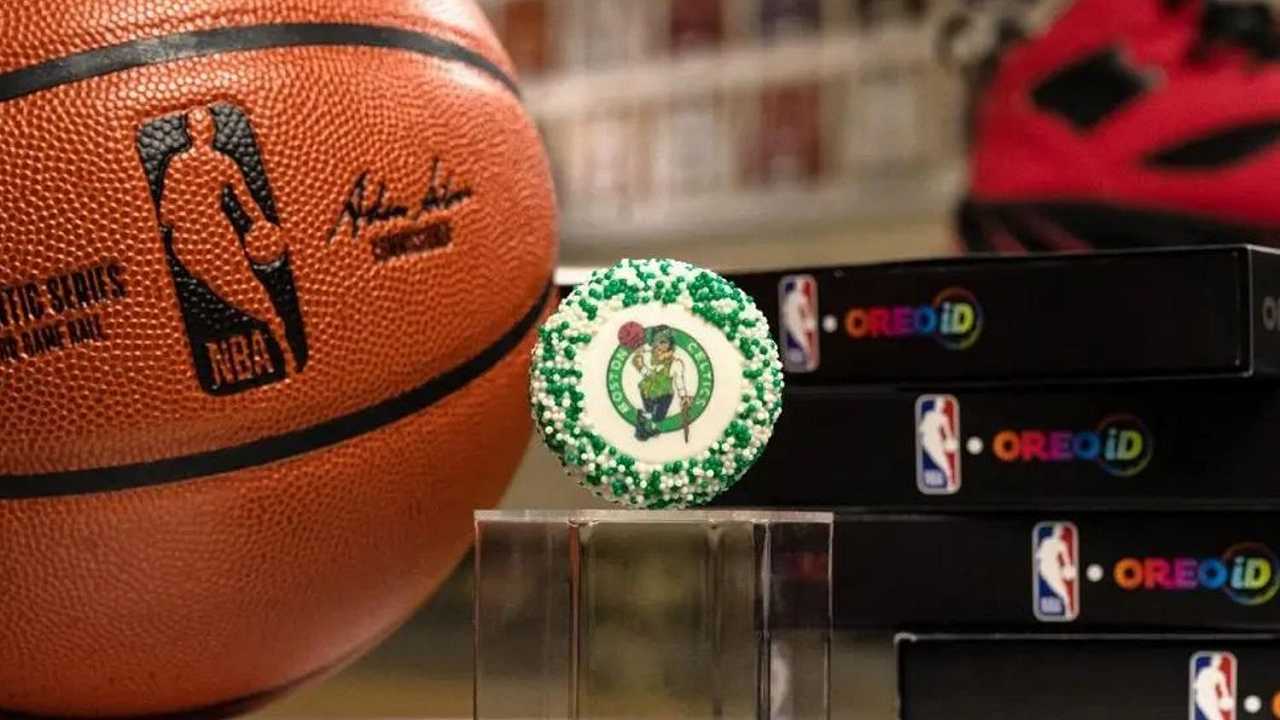 Oreo lancia dei biscotti dedicati all’NBA da 40 dollari, ma i fan non apprezzano