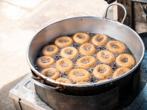 zeppole che friggono