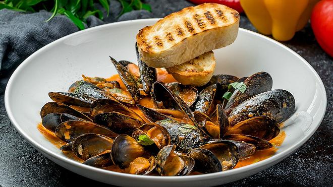 Cozze alla tarantina con il pane