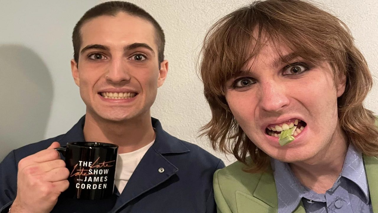 Damiano Dei Måneskin Insegna A Fare Il Pesto Con Un Grinder E Un Plug