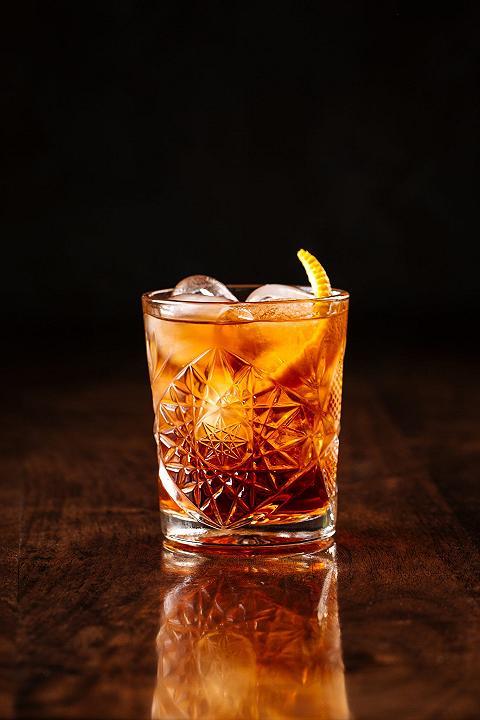 Old fashoned cocktail, la ricetta e gli ingredienti del drink di Don Draper