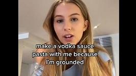 Pasta alla vodka: la ricetta che ha reso la figlia di Sofia Coppola la nepo-baby più virale di TikTok