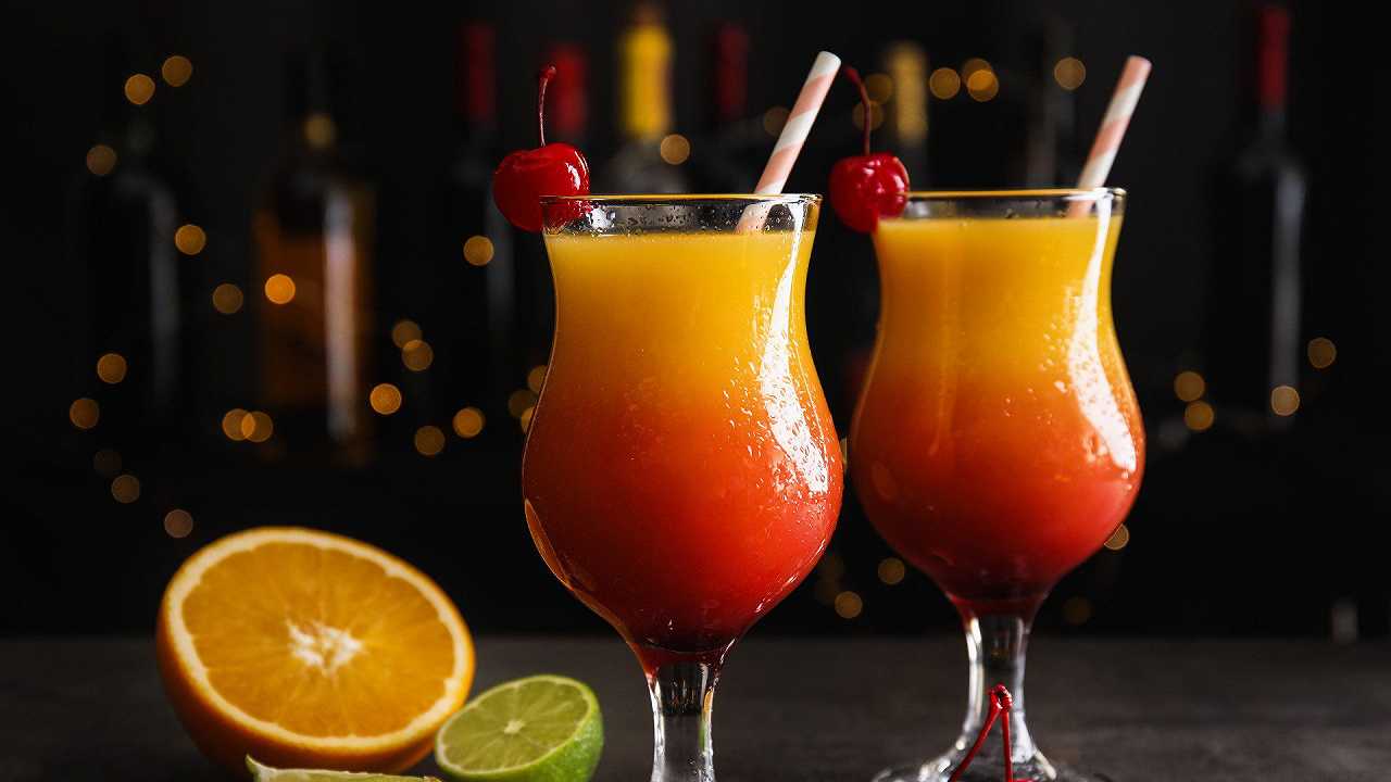 Tequila sunrise cocktail, la ricetta e gli ingredienti del drink poco alcolico