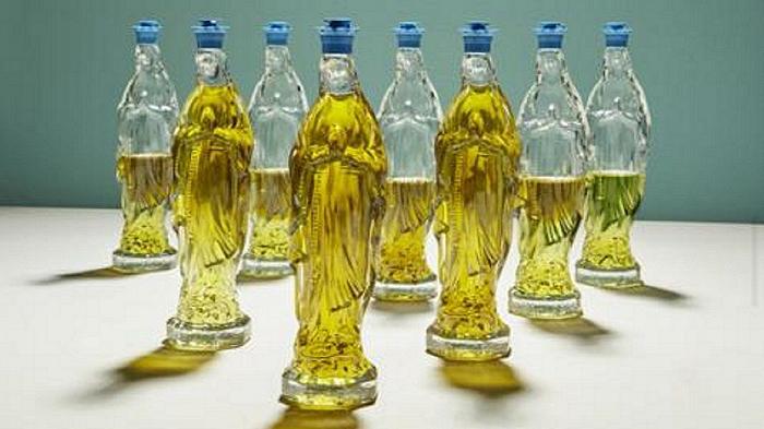 Bitossi Home lancia l’oliera a forma di Madonna per l’olio extra Vergine