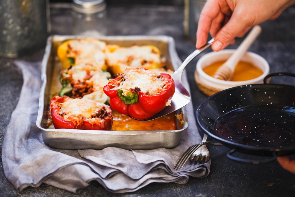 Peperoni ripieni vegetariani al forno, una ricetta salva cena