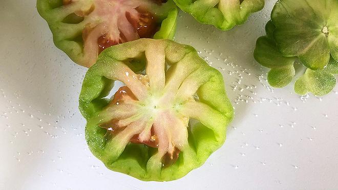 pomodori-verdi-fette