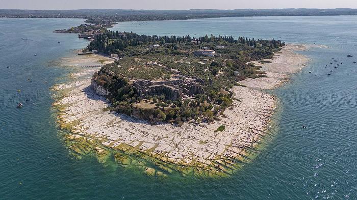 Siccità, gli albergatori del Garda e il bicchiere mezzo pieno: “Le spiagge sono più ampie”