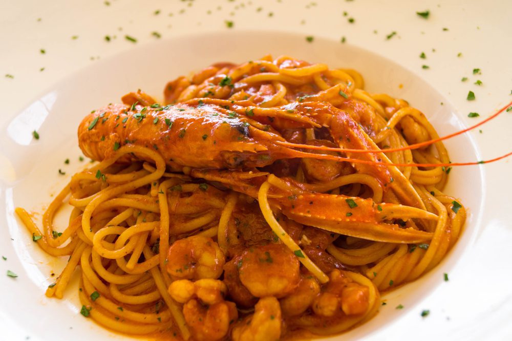 Spaghetti alla busara, la ricetta originale veneziana a base di scampi