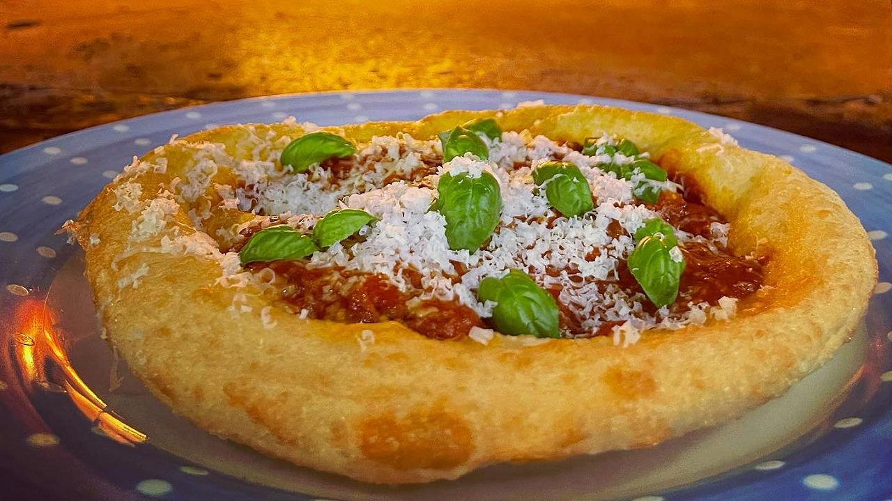 Pizzeria da Concettina ai tre Santi a Napoli, recensione: il trendy di sostanza che fa ancora scuola