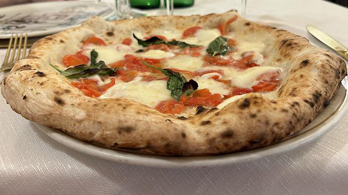 Pizzeria Gorizia 1916 a Napoli, recensione: un riferimento centenario nel Vomero