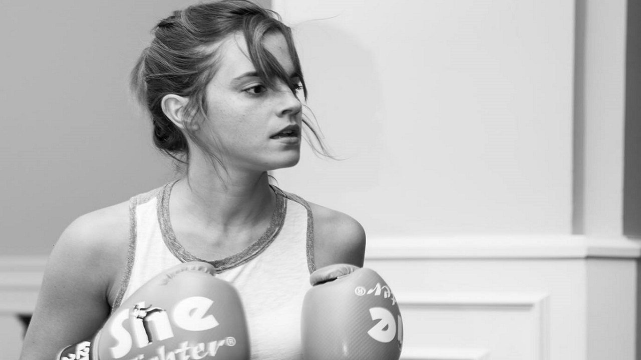 Emma Watson scherza con Brad Pitt per l’uscita del suo gin, ma i fan si infuriano