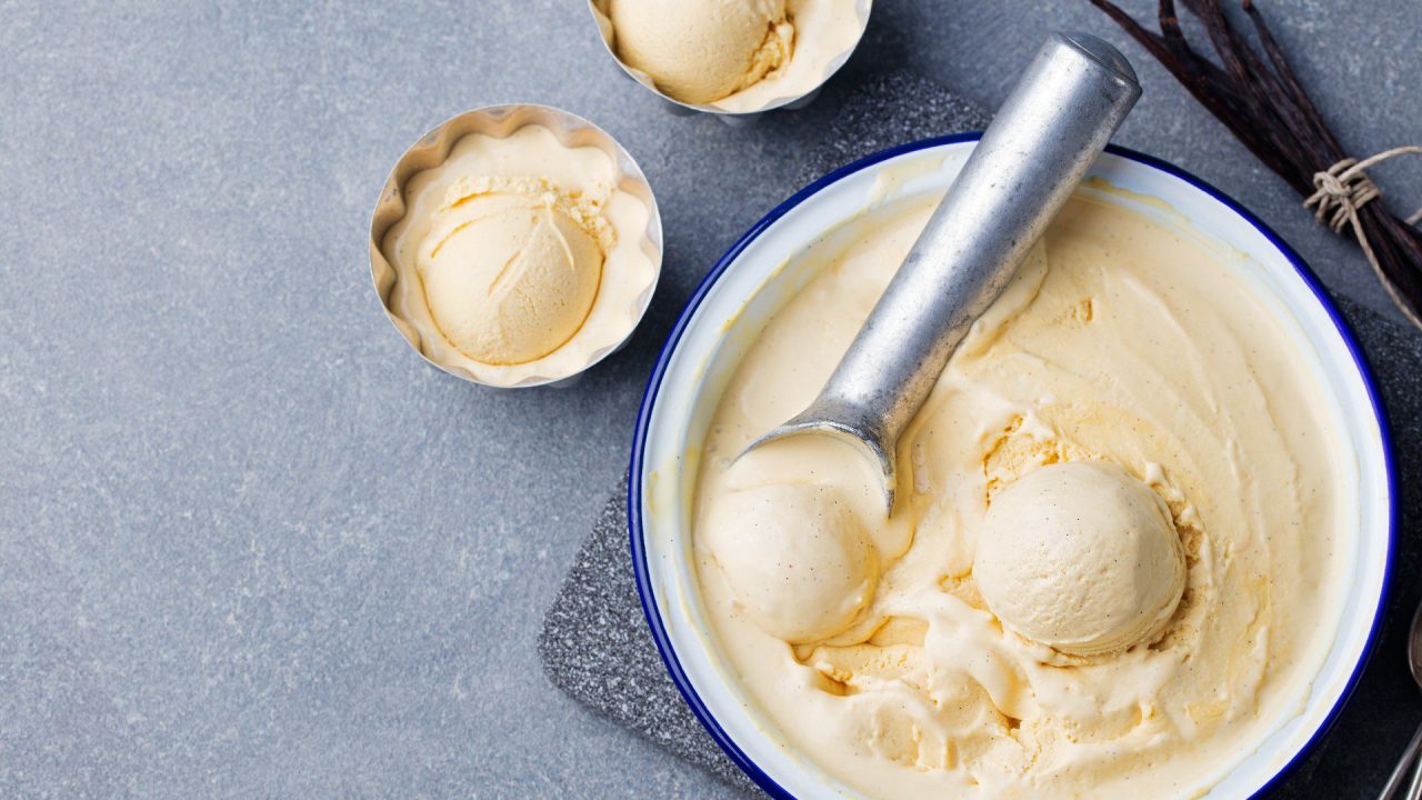 Gelato al Parmigiano, la ricetta da servire con l'aceto balsamico