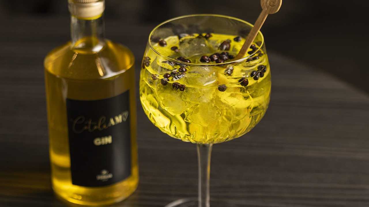 Milano: un gin allo zafferano per omaggiare la tradizione del risotto