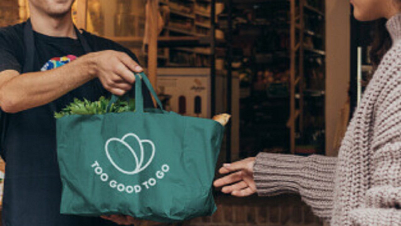 Sprechi alimentari: Too Good To Go lancia il Box Dispensa per comprare direttamente dalle aziende