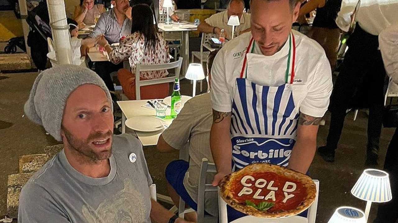 Napoli: arrivano i Coldplay e vanno a cena da Gino Sorbillo