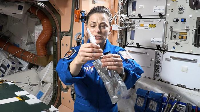 L’acqua ottenuta dall’urina é la futura bevanda degli astronauti?