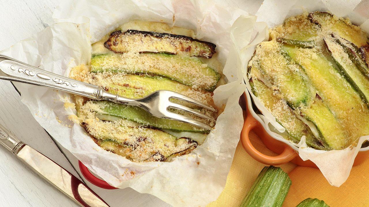 Parmigiana di zucchine e patate, la ricetta della parmigiana light