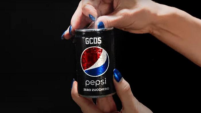 Pepsi Zero: in Italia limited edition con Sfera Ebbasta, Veneda Carter e Dita Von Teese