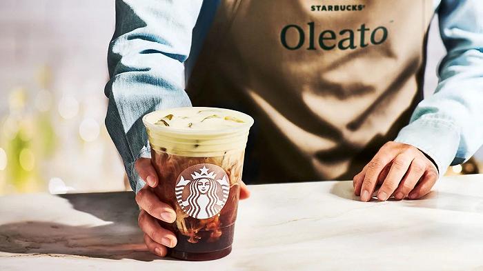 Starbucks espande il lancio del caffè all’olio di oliva nonostante le critiche