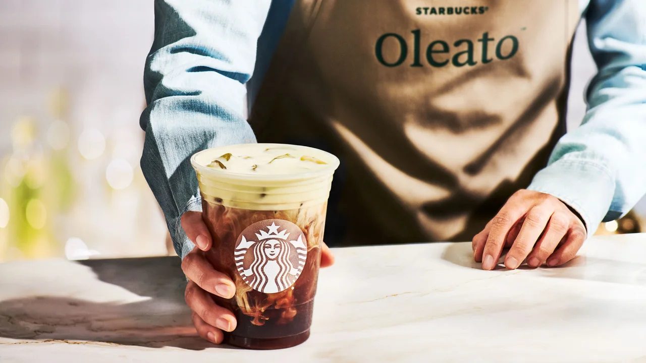 Starbucks lancia Oleato negli USA tra critiche e diffidenza: È un ottimo  lassativo