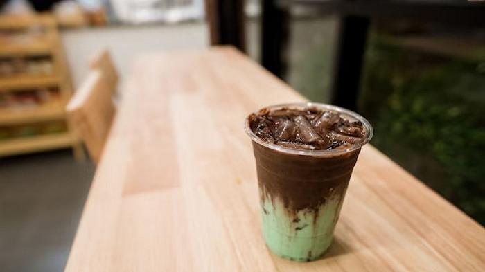 In Thailandia un drink con cioccolato e menta è diventato un simbolo politico