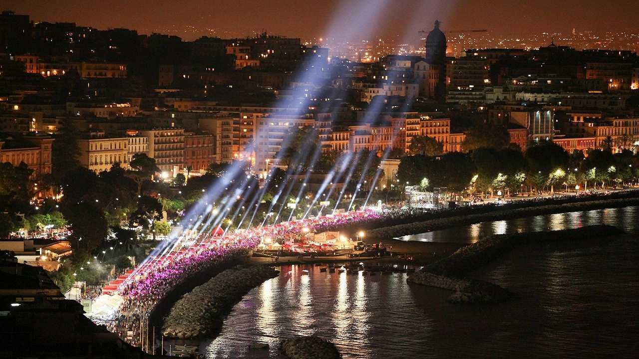 Napoli, per tre anni niente nuovi ristoranti, pizzerie e bar nel centro storico