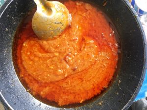 pasta di curry rosso in cottura
