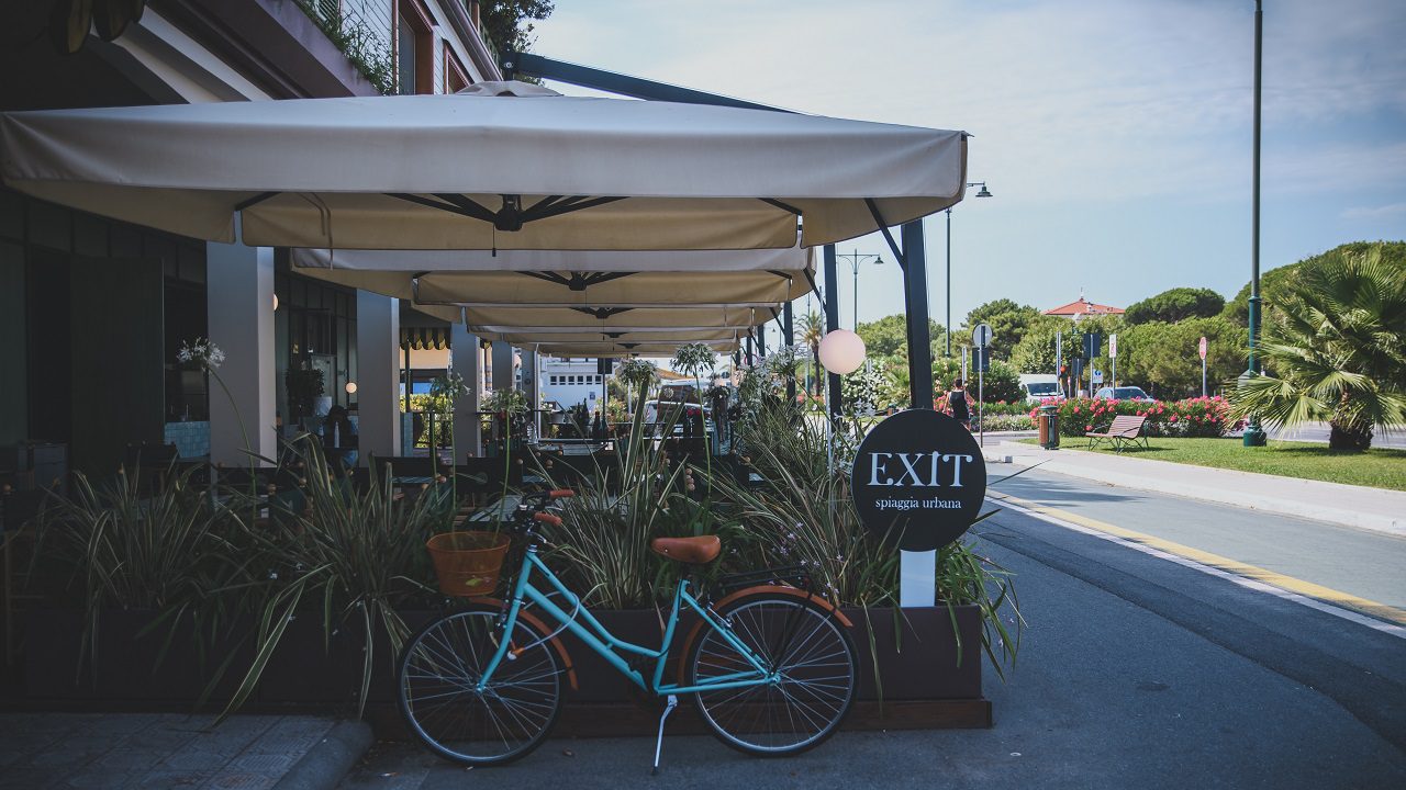 A Forte dei Marmi apre Spiaggia Urbana, primo locale di Exit fuori Milano