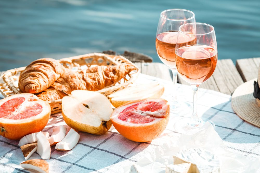 vini da degustare con i piatti estivi-min