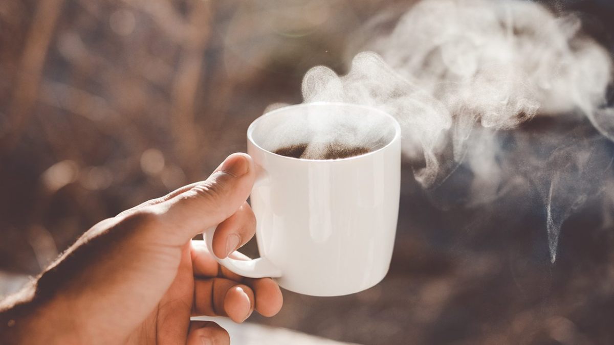 Il caffè ha superato il tè come bevanda preferita nel Regno Unito, ed è interessante ipotizzarne le ragioni: trend? Gusti? O forse scelte politiche.