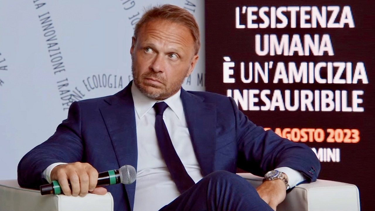 Francesco Lollobrigida: “Vietiamo il cibo in laboratorio, ma non siamo contro la ricerca”