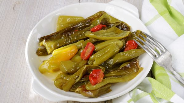 friggitelli con pomodorini in padella