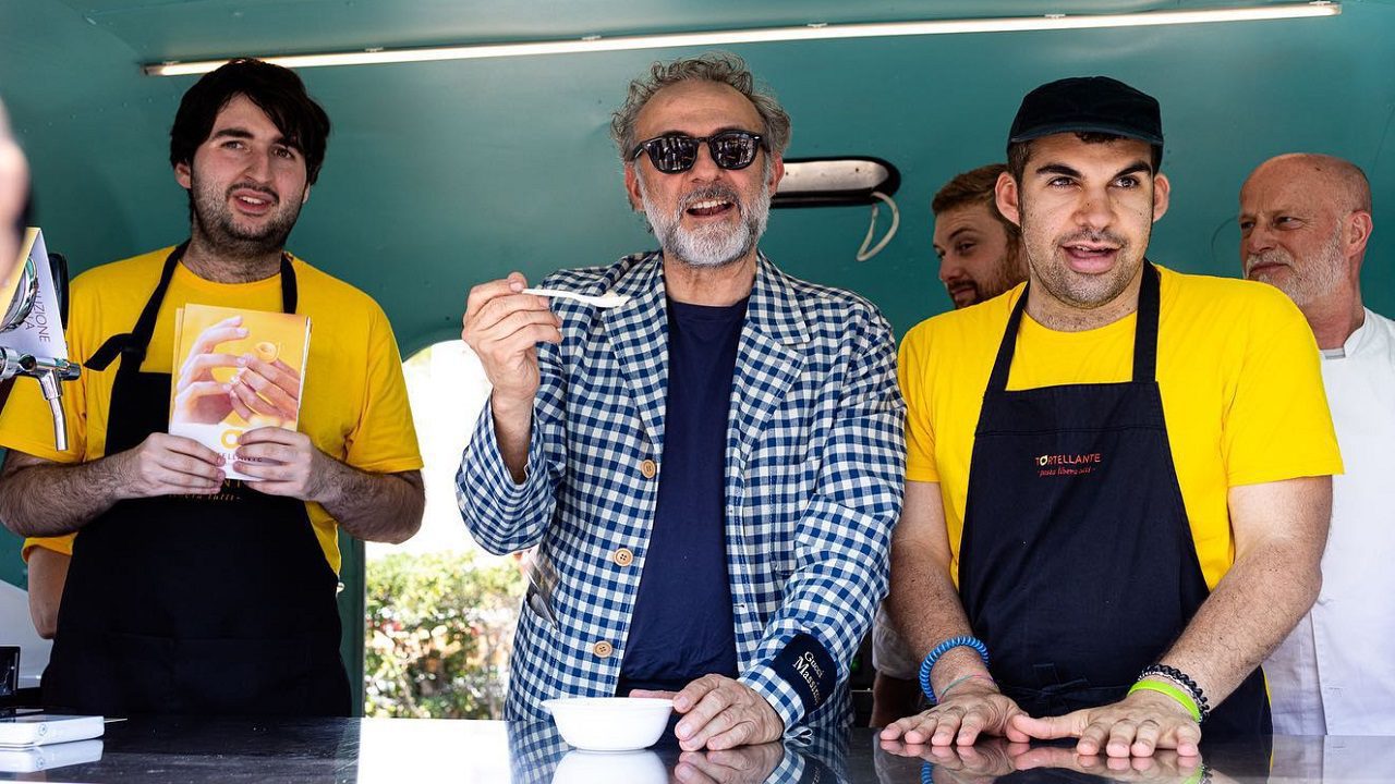 Massimo Bottura inaugura La Bottega del Tortellante, proprio accanto all’omonimo laboratorio