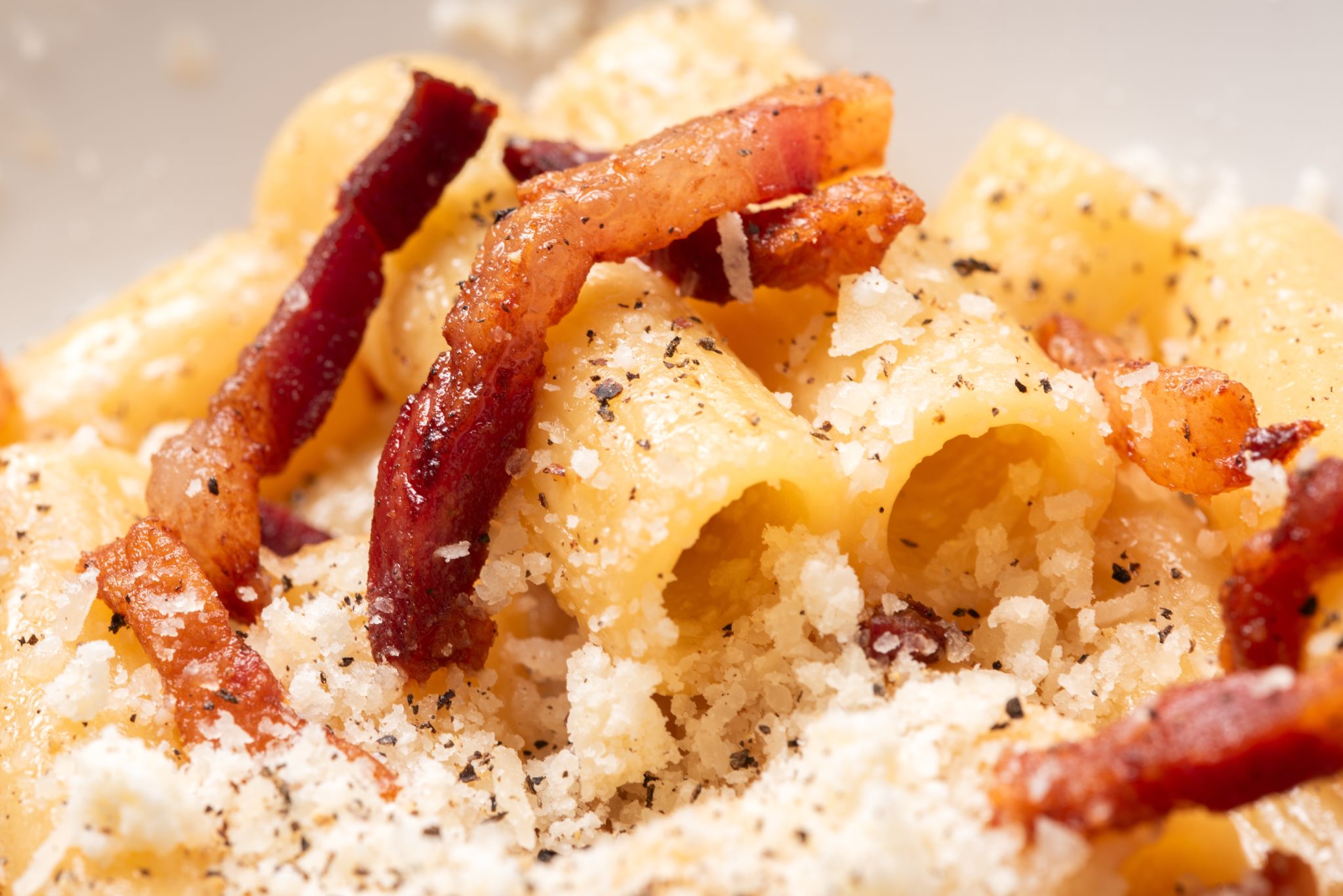 rigatoni gricia pepe in grani