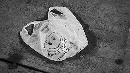 Il simbolo della plastica riciclabile è da buttare nella spazzatura?