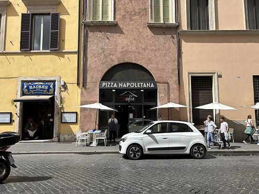 ingresso di Sofia pizza napoletana su corso del rinascimento