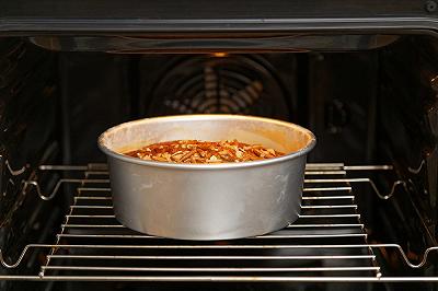 Cuocete nel forno la torta