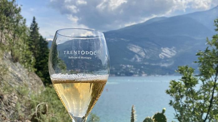 Trentodoc in Cantina 2023: arriva l’appuntamento con lo spumante di montagna