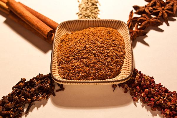 Qalat-daqqa-cinque-spezie