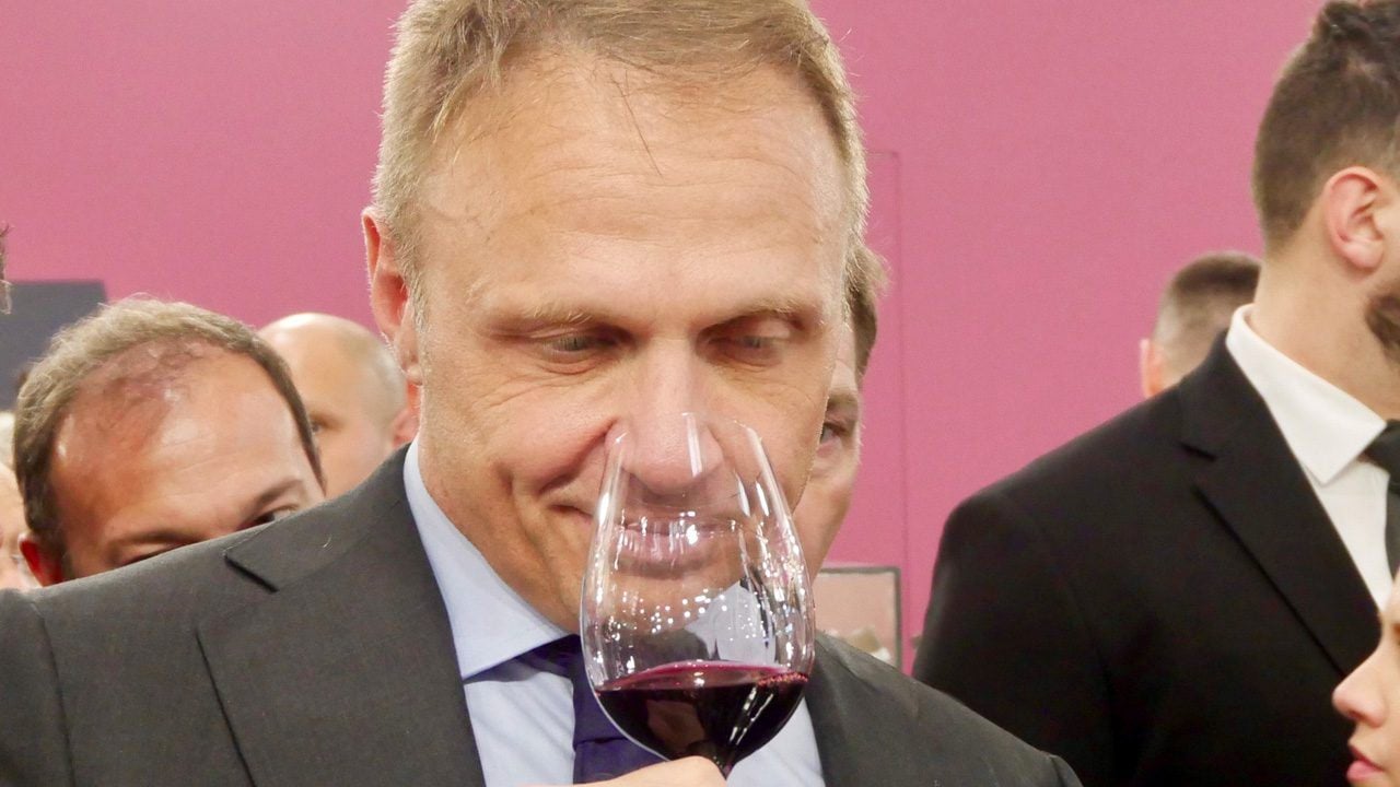 Report e il vino: il Ministro Lollobrigida confonde servizio pubblico e propaganda pubblica