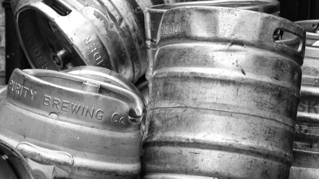 Trovati 2.500 litri di birra di contrabbando: “per uso personale”, dice il camionista